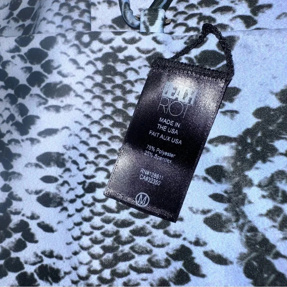 NWOT Urban Outfitters XS Buttercup Off-The-Shoulder One-Piece Swimsuit - Picture 5 of 9